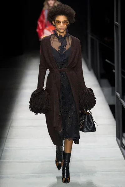 Look 30